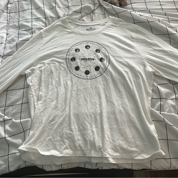 Moon Cycle Shirt From Hollister - Picture 1 of 3